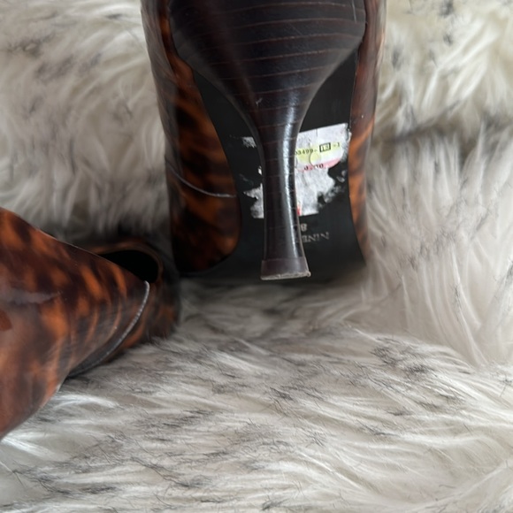 NINE WEST shiny tortoise-print heel! - Picture 8 of 11